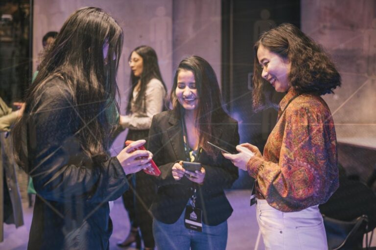 Como Fazer Networking: 8 Dicas para Mulheres que Odeiam "Vender o Peixe" 1 Como-Fazer-Networking