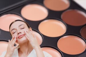 O que são Corretivos Coloridos? Um Guia de 4 Cores e Suas Funções