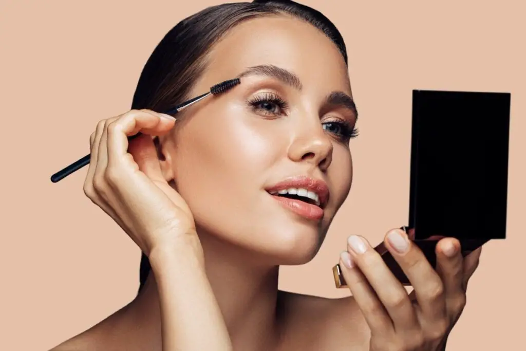 Ordem-dos-Produtos-de-Maquiagem-Olhos-e-Sobrancelhas